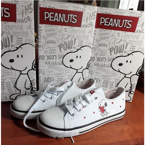 Peanuts Snoopy Canvas Lace-Up Tennis Shoes | White/Red | Size: 1 Kids NWT